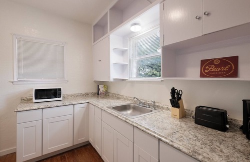 Jefferson Apartment | F1-10% OFF NEW Updated, Cozy & Clean Fast WiFi 2BR & 2BA Monthly Rental