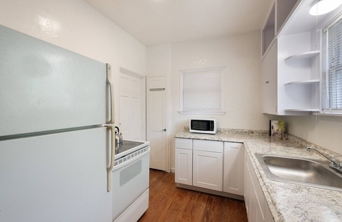 Jefferson Apartment | F1-10% OFF NEW Updated, Cozy & Clean Fast WiFi 2BR & 2BA Monthly Rental