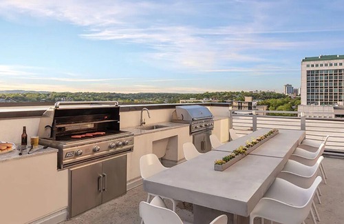 West End Resort | F1 Austin 2023 Resort Suite Downtown Austin.