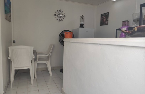 Bas du Fort House | F1 Entrée Discrète Près de Plages Meublé Climatisé 0690 83 18 12