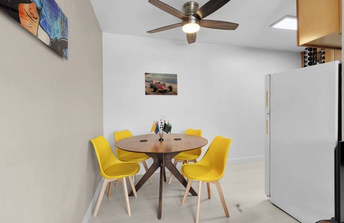 Mission Beach Apartment | F1 Racing Theme - 1 Bedroom Vacation Apartment - Top Floor with AC
