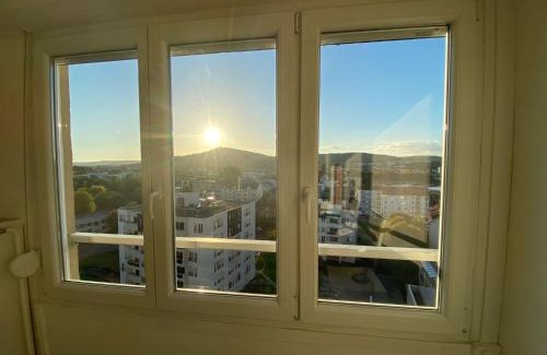Devant-les-Ponts Apartment | F2 65m2 parking privé avec une belle vue