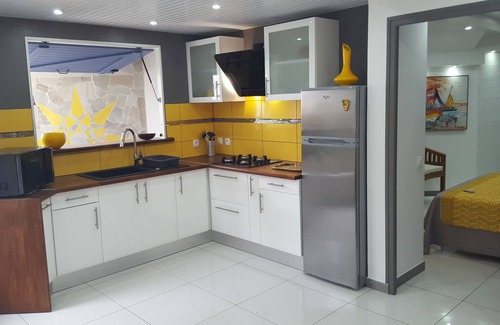 Case-Pilote House | F2 on the ground floor of a contemporary Creole villa