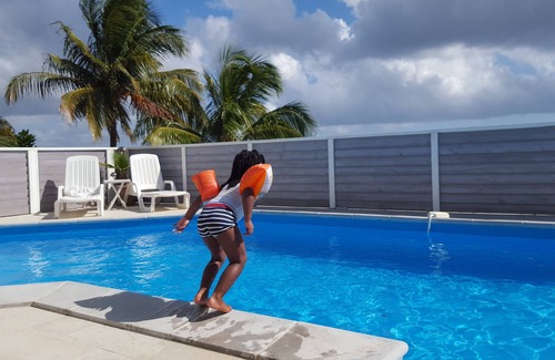 Case-Pilote House | F2 on the ground floor of a contemporary Creole villa
