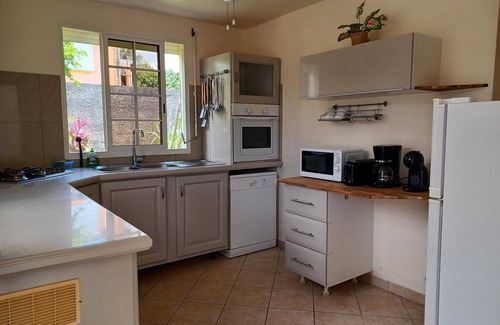 Lamentin Villa | F4 air-conditioned villa with pool and garden for 6 people