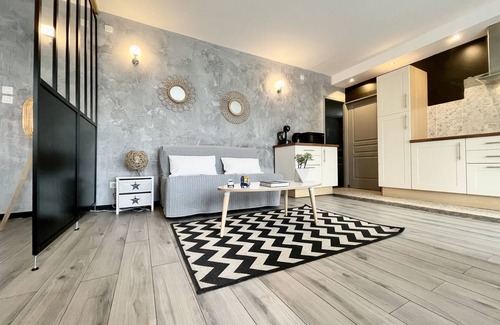 Quartier Exposition-Bajatiere Apartment | #F7 | The contemporary ⚙️| 6 sleeps | Wifi, tramway