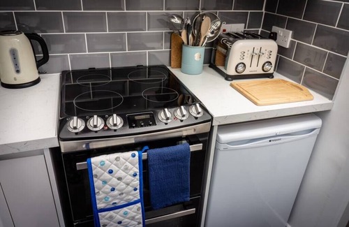 Shawlands Apartment | Fab studio apt in Southside, close to shops,cafes & bars