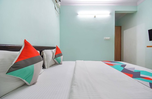 BTM Layout Hotel | FabExpress Ivory Pearl - Near Brookefield Main Gate