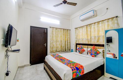 Sector II Hotel | FabExpress Moon Residency