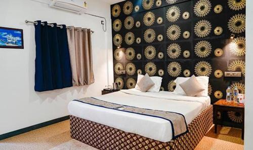 Calangute Hotel | FabExpress Paroza Suites