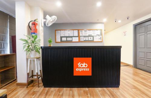 Delhi Hotel | FabExpress PP Residency