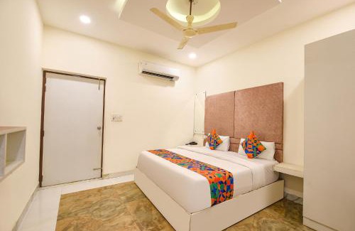 Faridabad Hotel | FabHotel High View