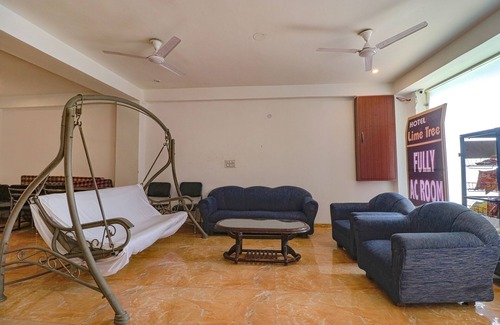 Dwarka Hotel | Fabhotel Lime Tree