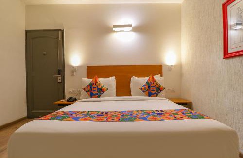 Chittaranjan Hotel | FabHotel Lord Inn