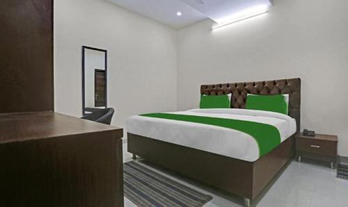 Pashim Vihar Hotel | FabHotel Mannat Bhera Enclave