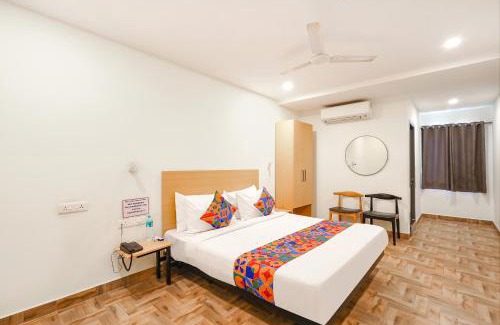 Chennai Hotel | Fabhotel Perfect Stays - Near Chrompet Railway Station