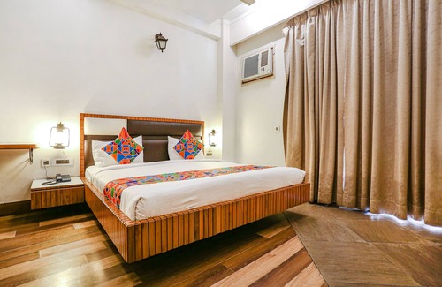 Sushant Lok Hotel | Fabhotel Premium Nest