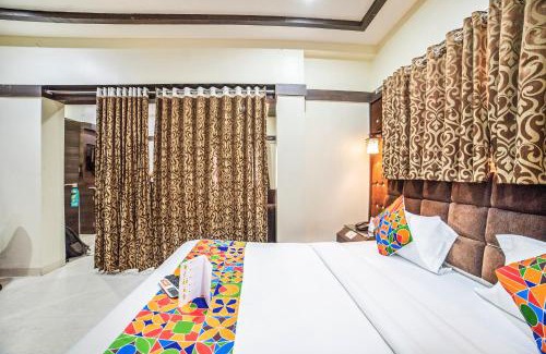 Indore Hotel | FabHotel Santoor Geeta Bhawan Square