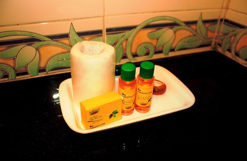 Sanwer Hotel | Fabhotel Seemansh