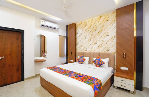 Sanwer Hotel | Fabhotel Seemansh