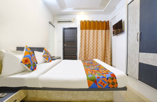 Mira Bhayandar Hotel | FabHotel Shree Balaji NX Banquets & Apartment