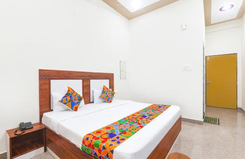 Ayodhya Hotel | FabHotel Shree Venkatesh Nileyam