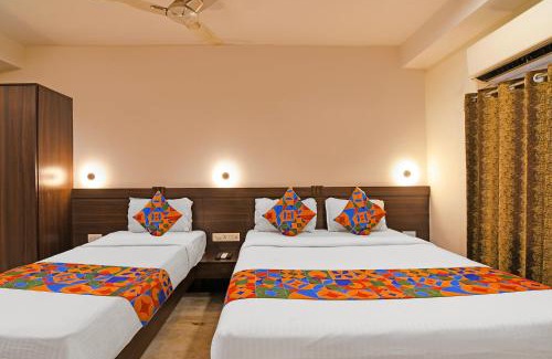 Taltala Hotel | FabHotel Sonargaon - Near park street
