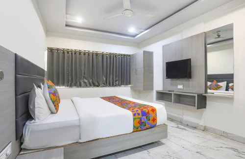 Chandkheda Hotel | FabHotel SS - Opp Vishwakarma Engineering College