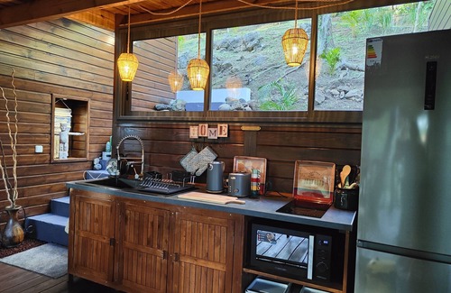 Les Avirons House | Fabuleuse Maison Sur Pilotis Dans les Cocotiers &spa sur Terrain Tropical