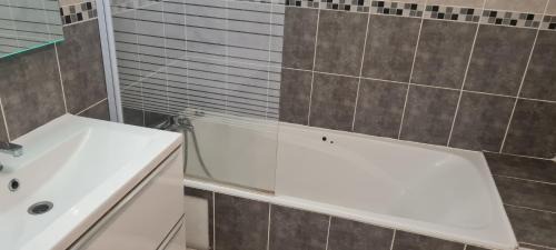 Bellevue - Le Mont - La Jomayere Apartment | Fabuleux t3 refait à neuf avec cour intérieure