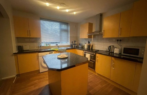 Bellingham Apartment | Fabulous 2-bedroom apartment with AC in charming London