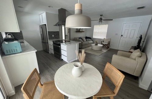 Apopka House | Fabulous 2-BR home with pool