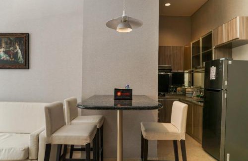 Old Jakarta Apartment | Fabulous 2BR Apartment Lucky Tower Residence By Travelio