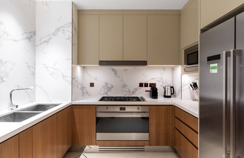 Downtown Dubai Apartment | Fabulous Apt w/Sensational Burj Khalifa Views