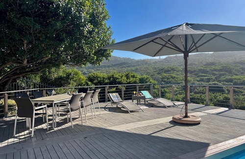 Sedgefield House | Fabulous four bedroom main house with WiFi in Sedgefield, near to the beach