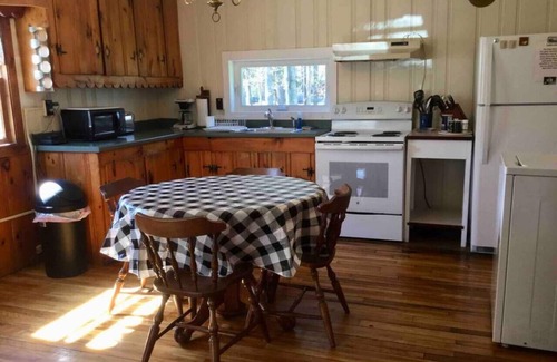 North Hero Cottage | Fabulous Fun House near Lake Champlain!