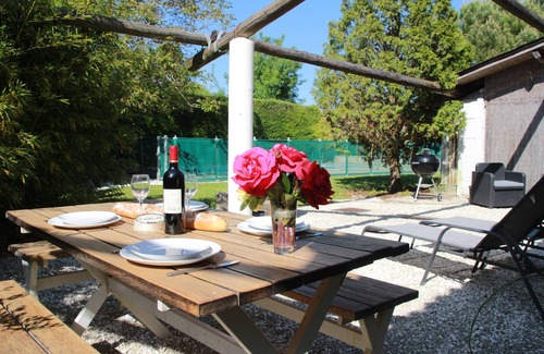Migron House | Fabulous gite with pool, orchard and in village with bar, baker & shops