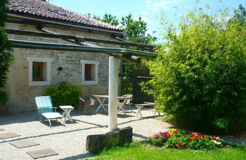 Migron House | Fabulous gite with pool, orchard and in village with bar, baker & shops
