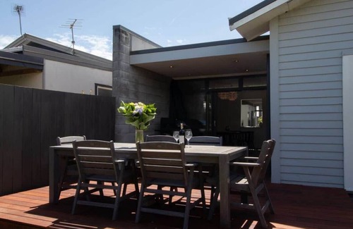 Fitzroy House | Fabulous In Fitzroy - seconds to Fitzroy Beach