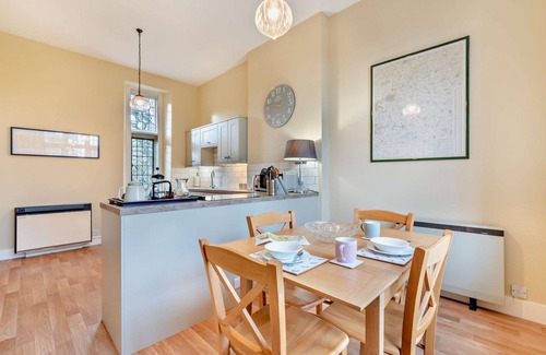 Miserden Cottage | Fabulous Jacobean apartment in the grounds of a Cotswold country estate - Miserden Park Flat