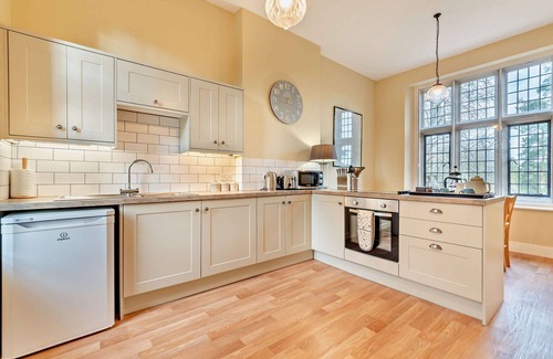 Miserden Cottage | Fabulous Jacobean apartment in the grounds of a Cotswold country estate - Miserden Park Flat