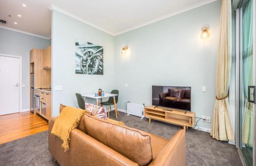 Auckland Central Business District Apartment | Fabulous renovated studio PW
