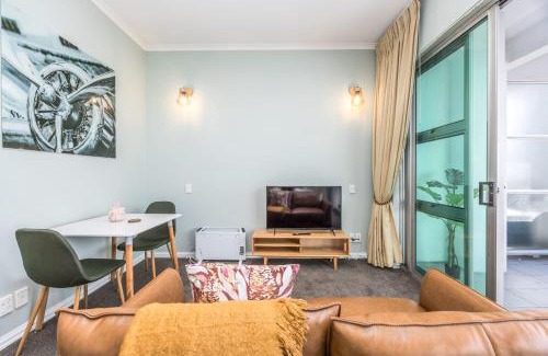 Auckland Central Business District Apartment | Fabulous renovated studio PW