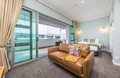 Auckland Central Business District Apartment | Fabulous renovated studio PW