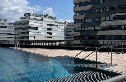 Erdberg Apartment | Fabulous skyline view in the iconic city of Vienna.