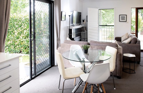 Bowral Villa | Fabulous Villa in central Bowral, all modern conveniences with fenced yard