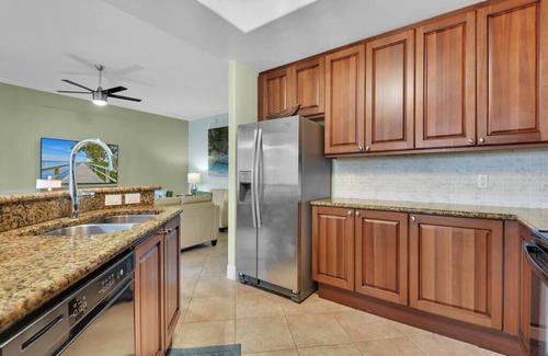 Royal Harbor Cottage | fabulous waterfront resort, 3 pools, lazy river, walk to 5th Ave!