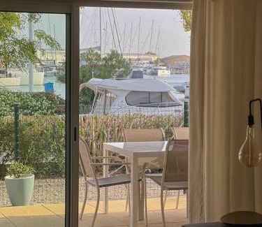 Le Port Apartment | Face au bateaux, Neuf, 2 chambres , jardin