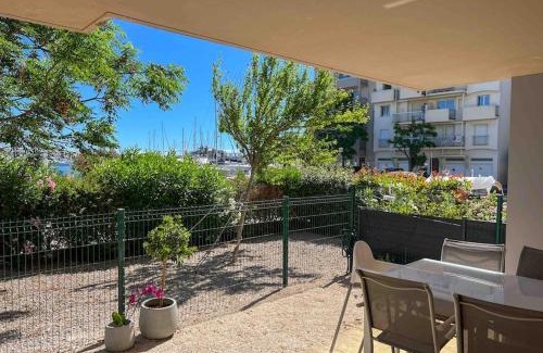 Le Port Apartment | Face au bateaux, Neuf, 2 chambres , jardin