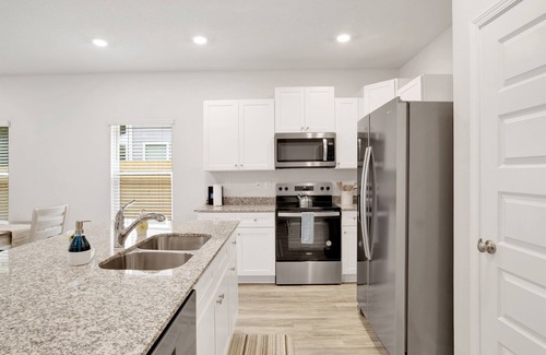 Northeast Pensacola House | Fairchild Townhome~Beaches-Shopping-UWF